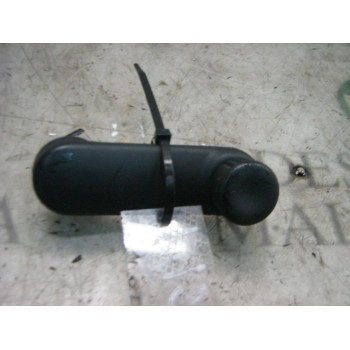 MANETA ELEVALUNAS TRASERA IZQUIERDA 