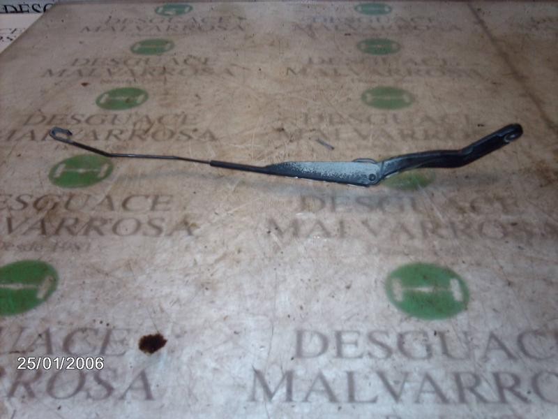 Recambio de brazo limpia delantero derecho para citroën saxo referencia OEM IAM   