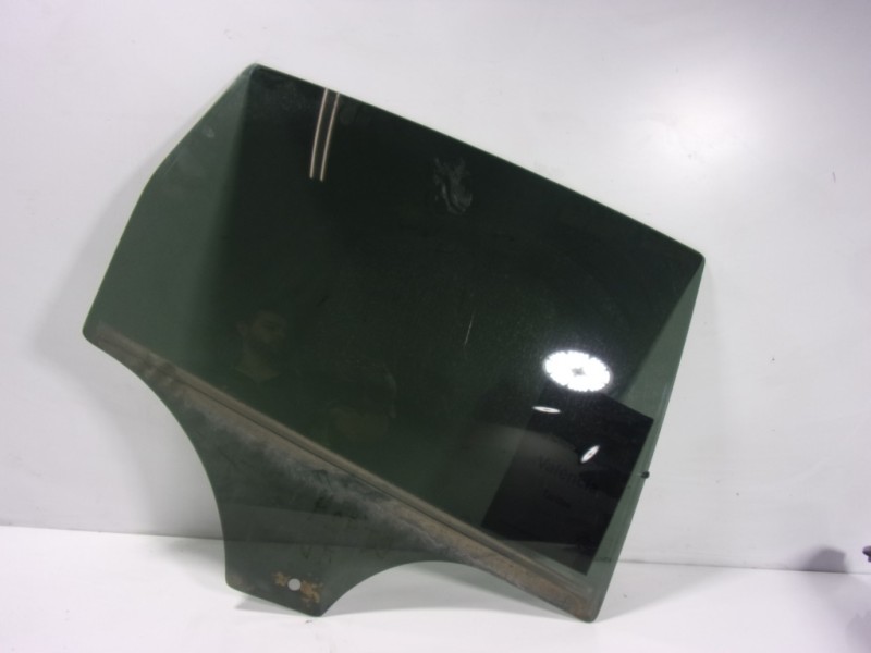Recambio de cristal puerta trasero derecho para ford c-max 1.6 tdci cat referencia OEM IAM 1699795  
