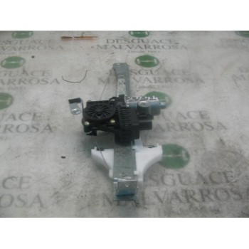 ELEVALUNAS TRASERO DERECHO 