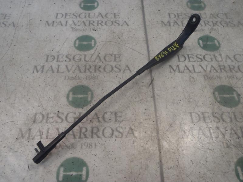 Recambio de brazo limpia delantero izquierdo para peugeot 207 x-line referencia OEM IAM   