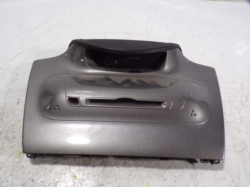 Recambio de pantalla multifuncion para toyota iq 1.0 cat referencia OEM IAM 8395074030  