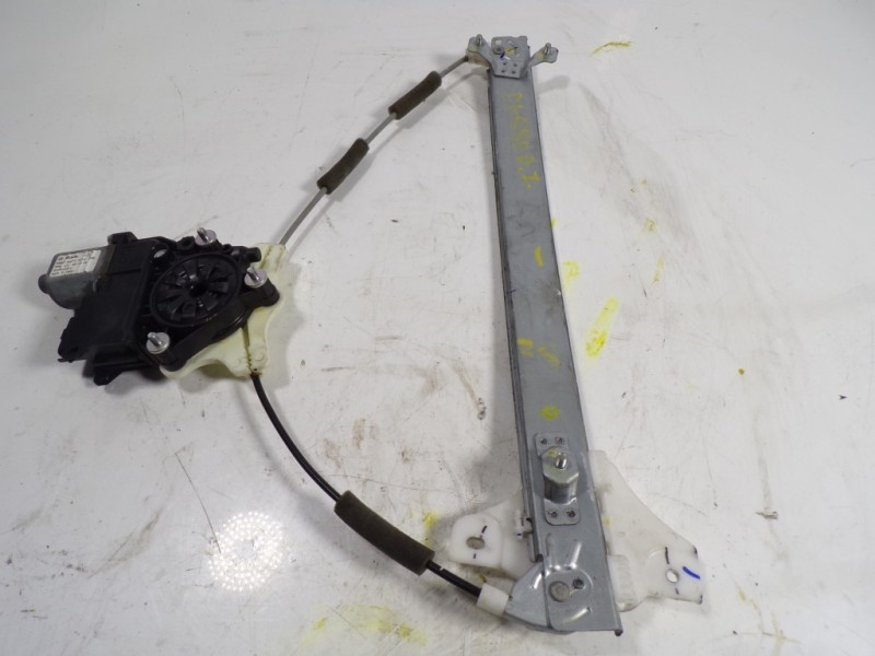 Recambio de elevalunas delantero izquierdo para hyundai i20 1.2 16v cat referencia OEM IAM 82403C7010 82401C8020 F00S1W2152