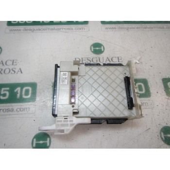 CAJA RELES / FUSIBLES 8273002P80 