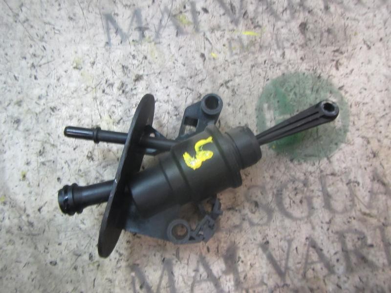 Recambio de bomba embrague para ford fiesta (cb1) 1.4 tdci cat referencia OEM IAM   
