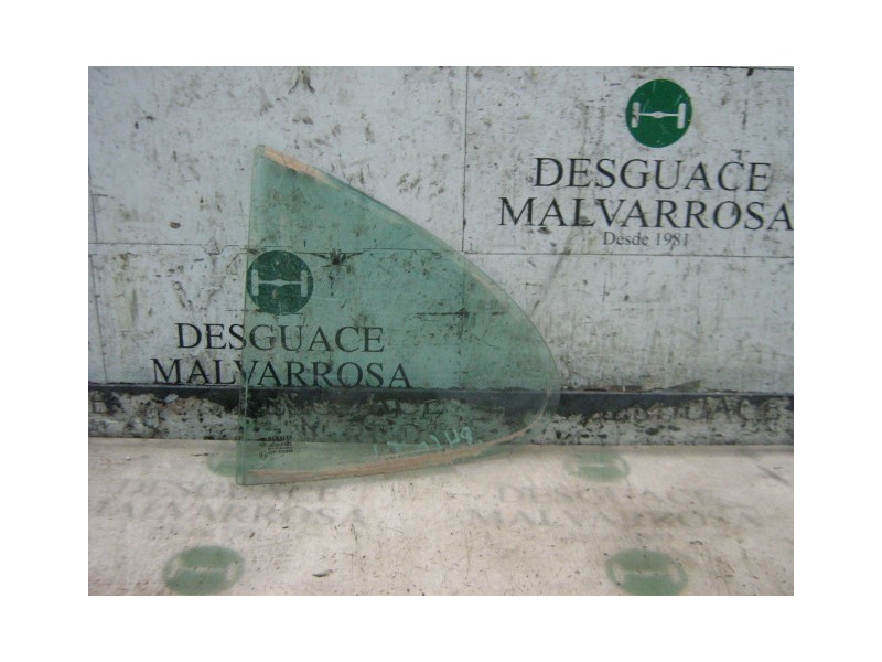 Recambio de cristal puerta trasero izquierdo para renault megane i berlina hatchback (ba0) 1.9 d alize referencia OEM IAM   