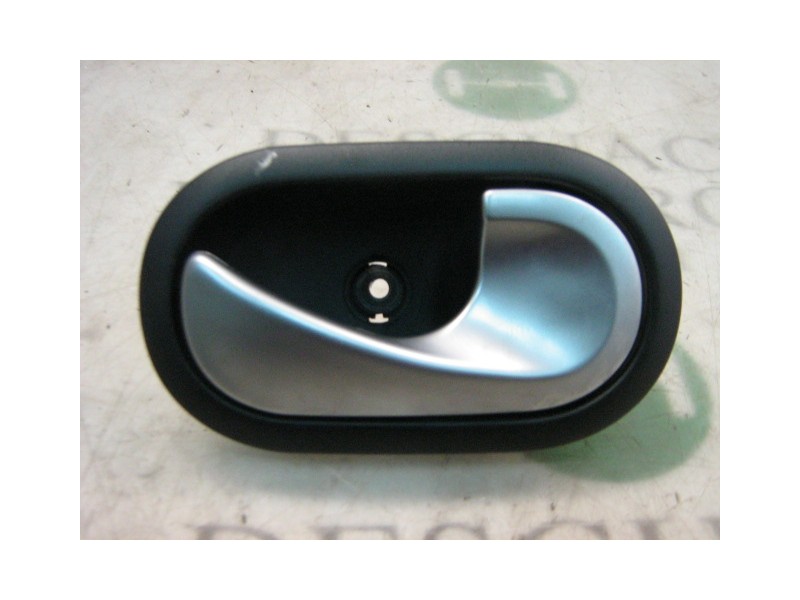 Recambio de maneta interior delantera derecha para renault clio iii confort dynamique referencia OEM IAM   