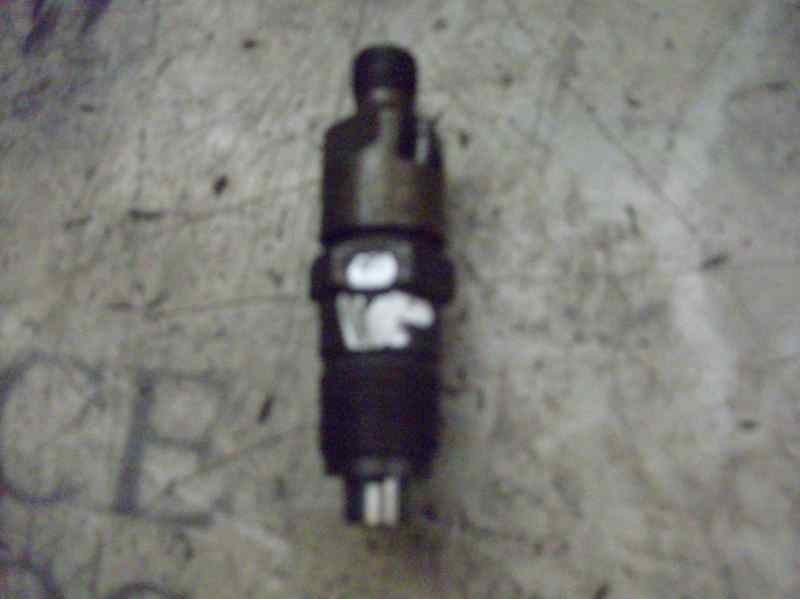 Recambio de inyector para nissan trade 100 referencia OEM IAM   
