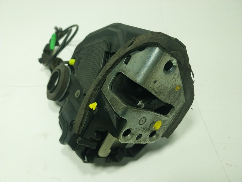 Recambio de cerradura puerta trasera derecha para toyota corolla hybrid referencia OEM IAM  4E020119 