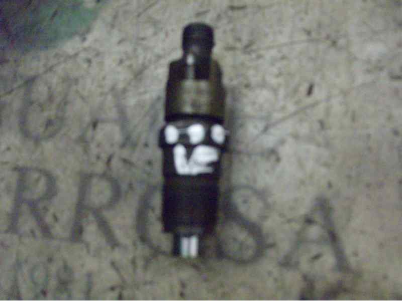 Recambio de inyector para nissan trade 100 referencia OEM IAM   