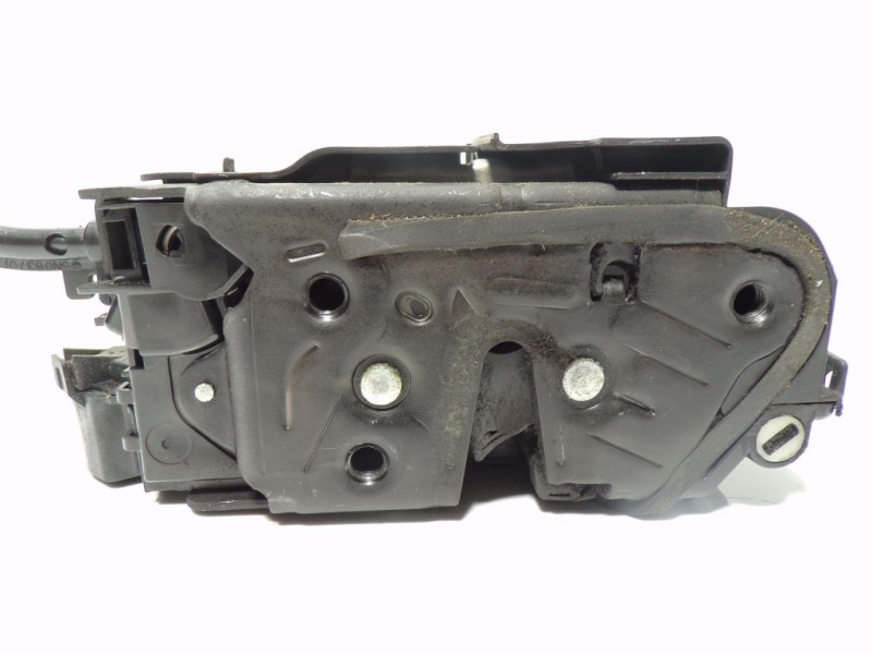 Recambio de cerradura puerta trasera izquierda para skoda rapid 1.6 tdi dpf referencia OEM IAM 5TA839015E 5TA839015E 