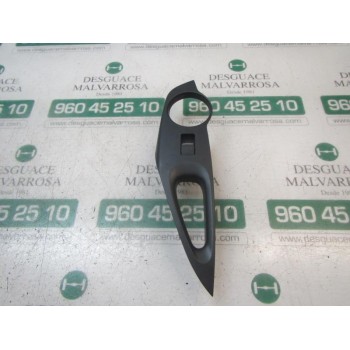 MANDO ELEVALUNAS TRASERO DERECHO 8481002250 3551L921D 3551L921D