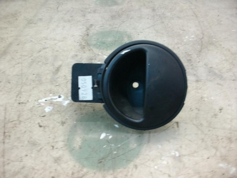 Recambio de maneta interior delantera izquierda para chevrolet kalos 1.2 se referencia OEM IAM   