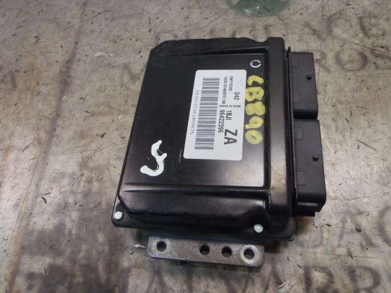Recambio de centralita motor uce para chevrolet lacetti cdx referencia OEM IAM 96422396 96422396 5WY1E03C