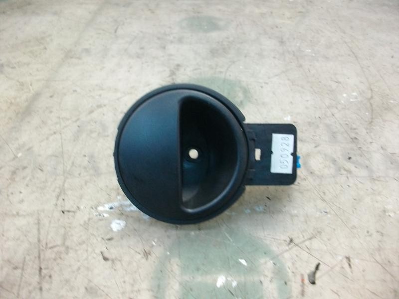 Recambio de maneta interior delantera derecha para chevrolet kalos 1.2 se referencia OEM IAM   