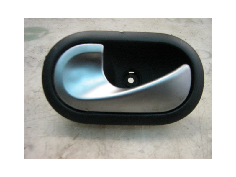 Recambio de maneta interior delantera izquierda para renault clio iii confort dynamique referencia OEM IAM   