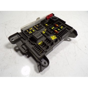 CAJA RELES / FUSIBLES 61146931687 693168704 