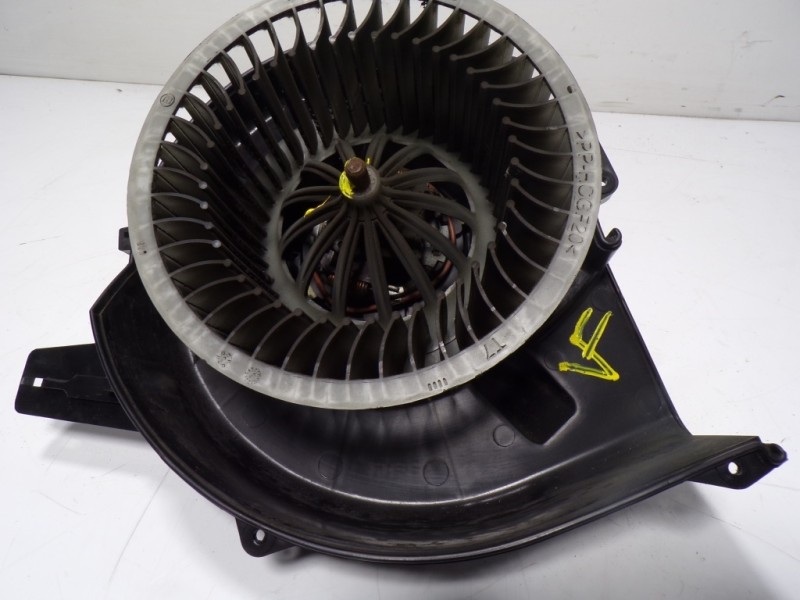 Recambio de motor calefaccion para skoda rapid 1.6 tdi dpf referencia OEM IAM 6R1819015A 6R1819015A 