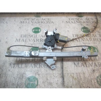 ELEVALUNAS TRASERO DERECHO 82700AV610 