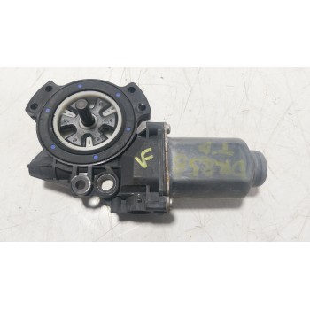 MOTOR ELEVALUNAS TRASERO DERECHO 834603W000 