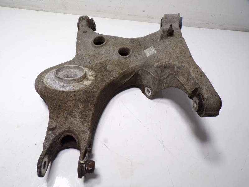 Recambio de brazo suspension inferior trasero derecho para land rover range rover sport hse referencia OEM IAM LR045789  