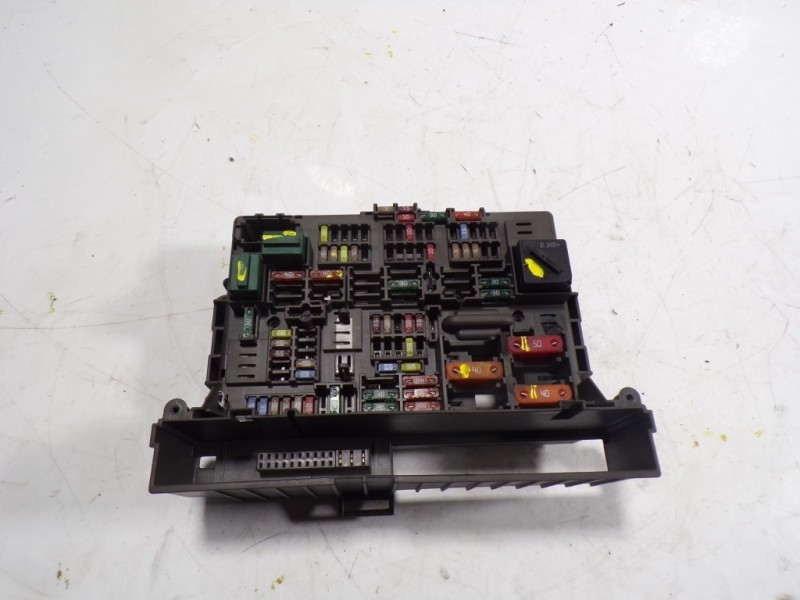Recambio de caja reles / fusibles para bmw serie 1 berlina (e81/e87) 120d referencia OEM IAM 61149119445 9119446 08701641030101