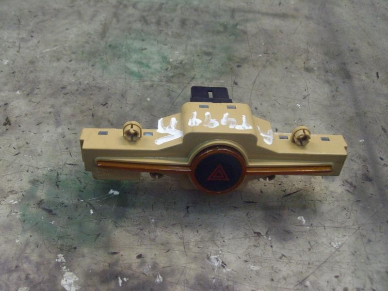 Recambio de warning para kia carens (un) emotion referencia OEM IAM 937901D000 70824G 70824G