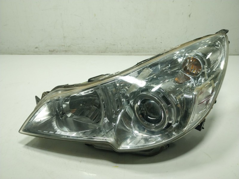 Recambio de faro izquierdo para subaru legacy v station wagon (br) 2.0 d awd referencia OEM IAM 84001AJ111  