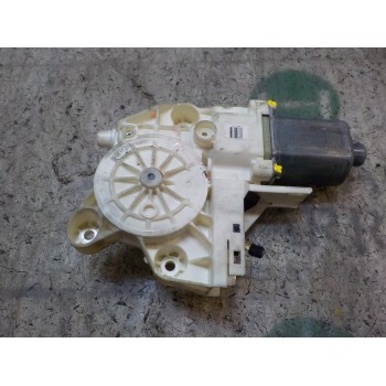 MOTOR ELEVALUNAS DELANTERO DERECHO 