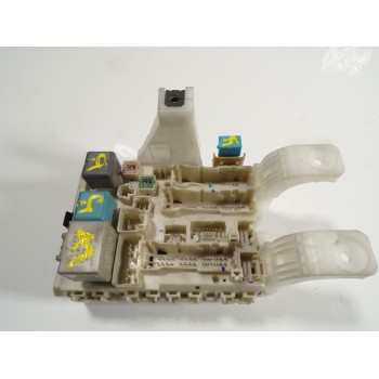 CAJA RELES / FUSIBLES 8273047340 07945L04 07945L04