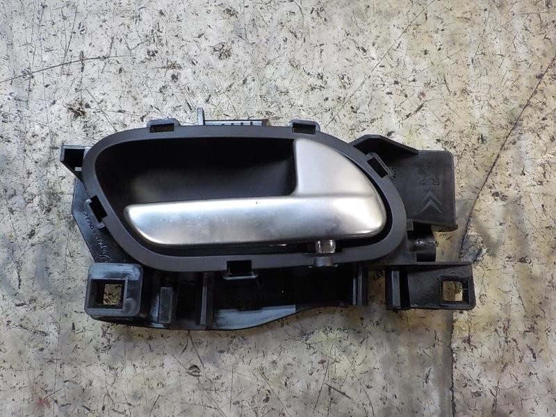 Recambio de maneta interior delantera derecha para peugeot 208 access referencia OEM IAM 96555516VV  