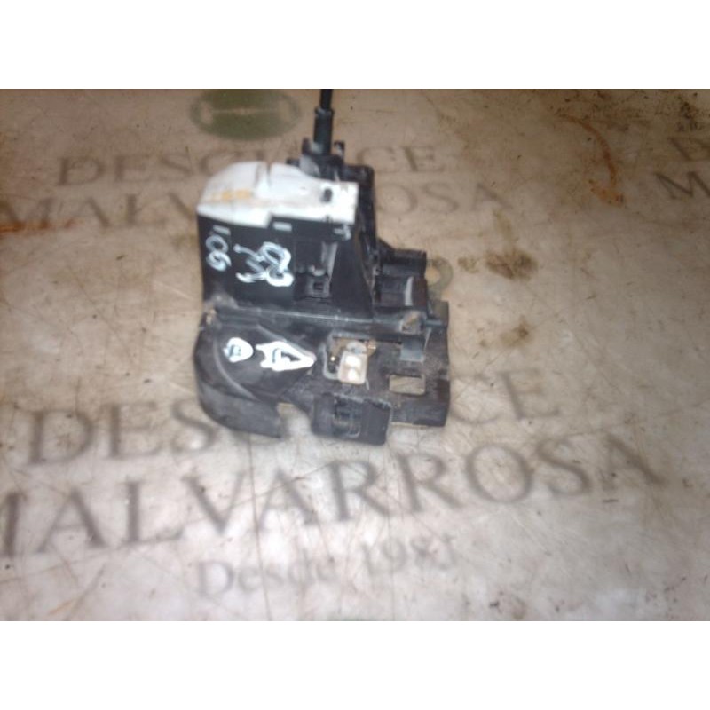 Recambio de cerradura puerta delantera derecha para renault clio ii fase ii (b/cb0) authentique referencia OEM IAM   