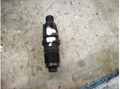 Recambio de inyector para nissan trade 100 referencia OEM IAM   