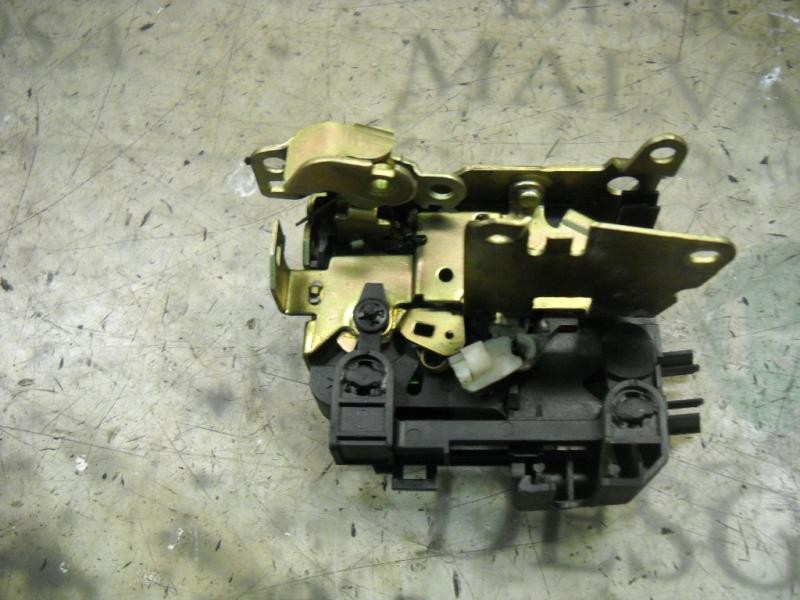 Recambio de cerradura puerta delantera derecha para renault megane i berlina hatchback (ba0) 1.6 referencia OEM IAM   