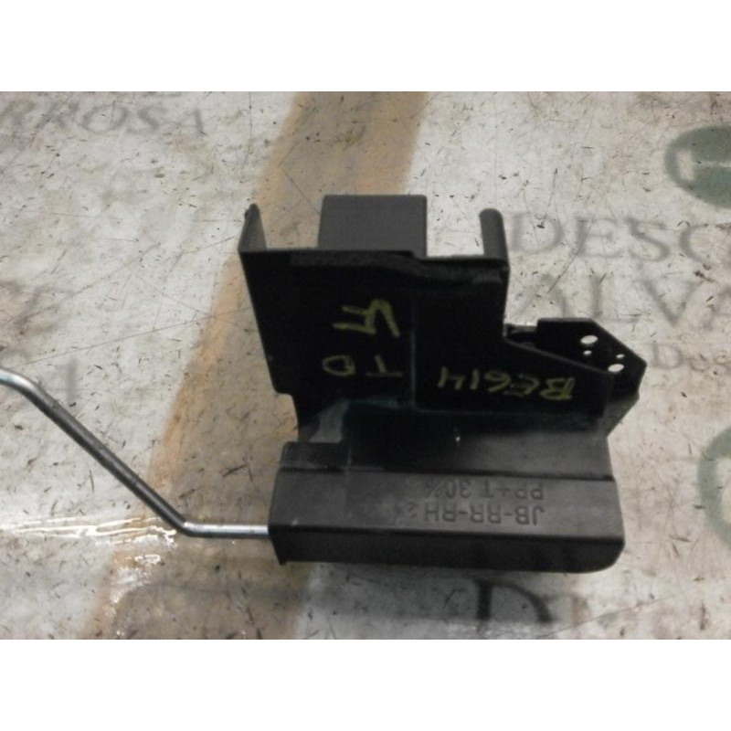 Recambio de cerradura puerta trasera derecha para hyundai accent (mc) gl crdi referencia OEM IAM  814201E000 