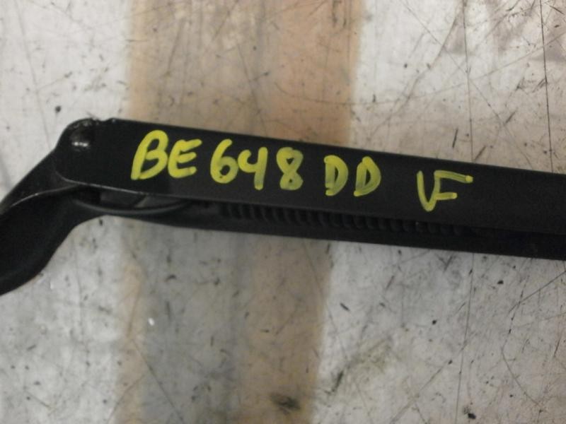 Recambio de brazo limpia delantero derecho para ford fiesta (cbk) ghia referencia OEM IAM   