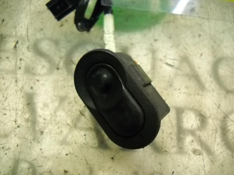 Recambio de mando elevalunas trasero izquierdo para opel omega b gl berlina referencia OEM IAM   