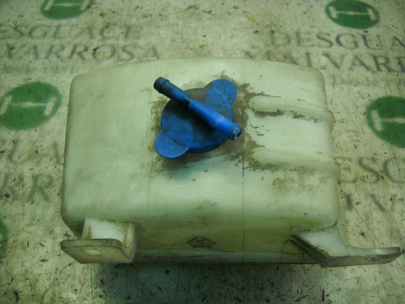 Recambio de deposito expansion para kia carens 2.0 crdi ex monovolumen referencia OEM IAM  0K2KB15350 
