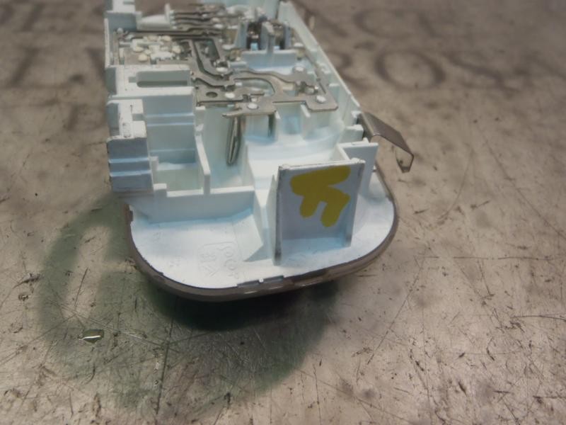 Recambio de piloto interior para citroen c4 berlina lx referencia OEM IAM  6362Q0 