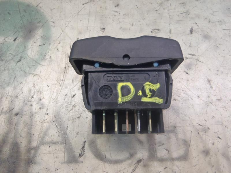 Recambio de mando elevalunas delantero izquierdo para dacia logan ambiance referencia OEM IAM  6001546816 