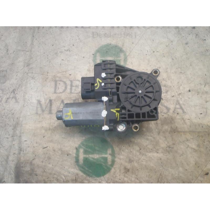 Recambio de motor elevalunas delantero derecho para audi a6 berlina (4b2) 2.5 tdi quattro referencia OEM IAM   