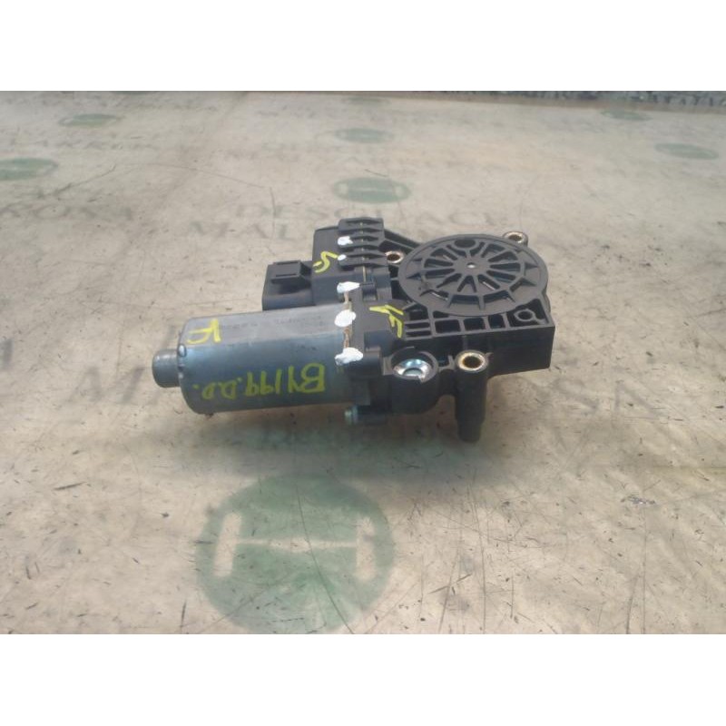 Recambio de motor elevalunas delantero derecho para audi a6 berlina (4b2) 2.5 tdi quattro referencia OEM IAM   