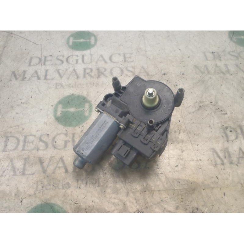 Recambio de motor elevalunas delantero derecho para audi a6 berlina (4b2) 2.5 tdi quattro referencia OEM IAM   