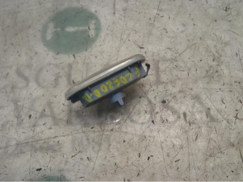 Recambio de piloto lateral derecho para volkswagen bora berlina (1j2) highline referencia OEM IAM   