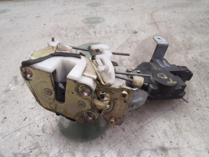 Recambio de cerradura puerta trasera izquierda para mitsubishi galant berlina (ea0) 2400 gls referencia OEM IAM   