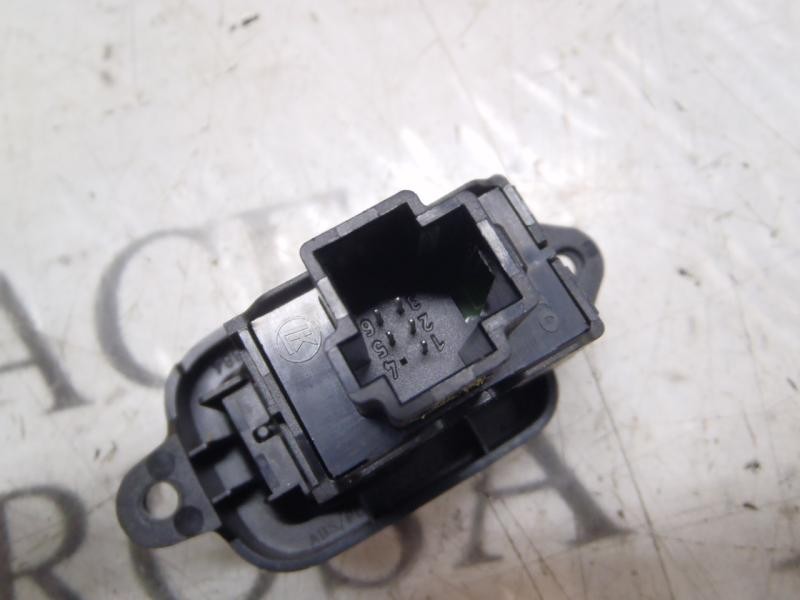 Recambio de mando elevalunas trasero izquierdo para volvo v50 familiar 1.8 kinetic referencia OEM IAM   