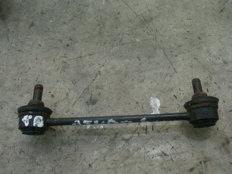 Recambio de tirante trasero derecho para kia carens (un) emotion referencia OEM IAM 555301D000  