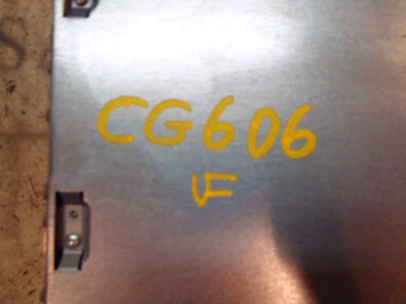 Recambio de sistema audio / radio cd para renault clio iii exception 2 referencia OEM IAM 8200666139T 8200666139 