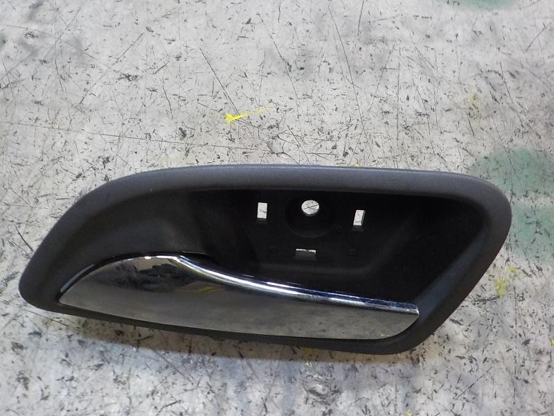 Recambio de maneta interior delantera izquierda para chevrolet cruze 2.0 diesel cat referencia OEM IAM   