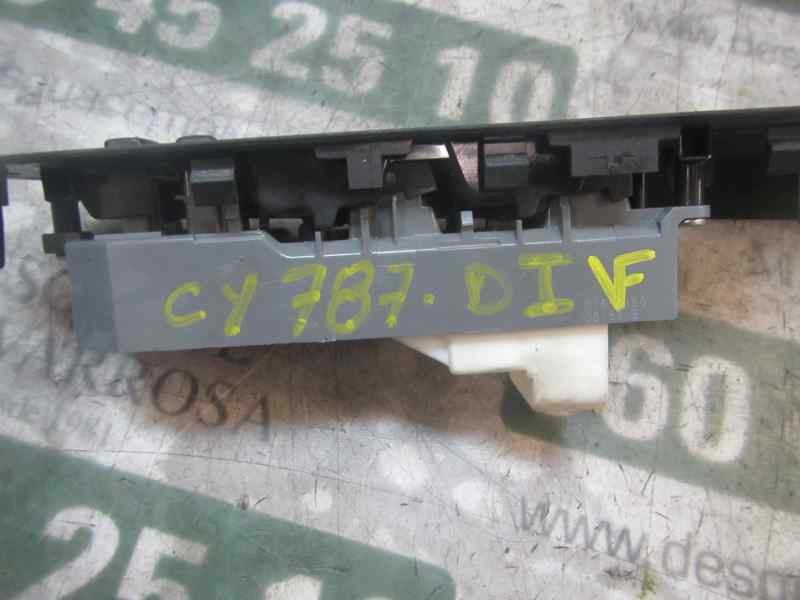 Recambio de mando elevalunas delantero izquierdo para toyota rav 4 referencia OEM IAM  8482042210 